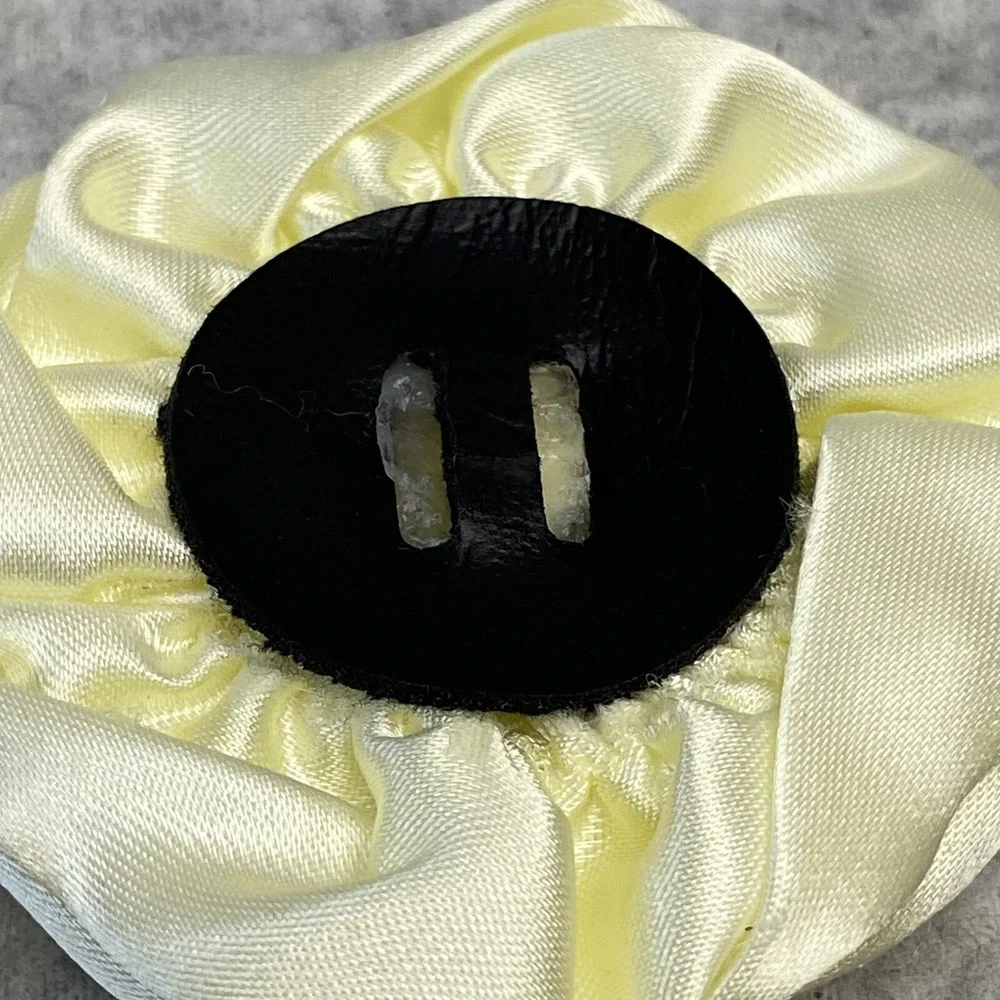Vintage Ivory Satin Rosette Pin Lapel Hat Wedding‎